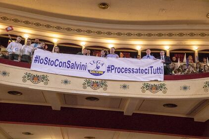 La kermesse della Lega a Palermo: Salvini accolto dai simpatizzanti 5