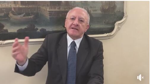 Reparto chiuso per "festa", De Luca: "Imbecillità"