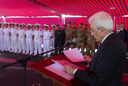 Mattarella sulla fregata Carabiniere 4