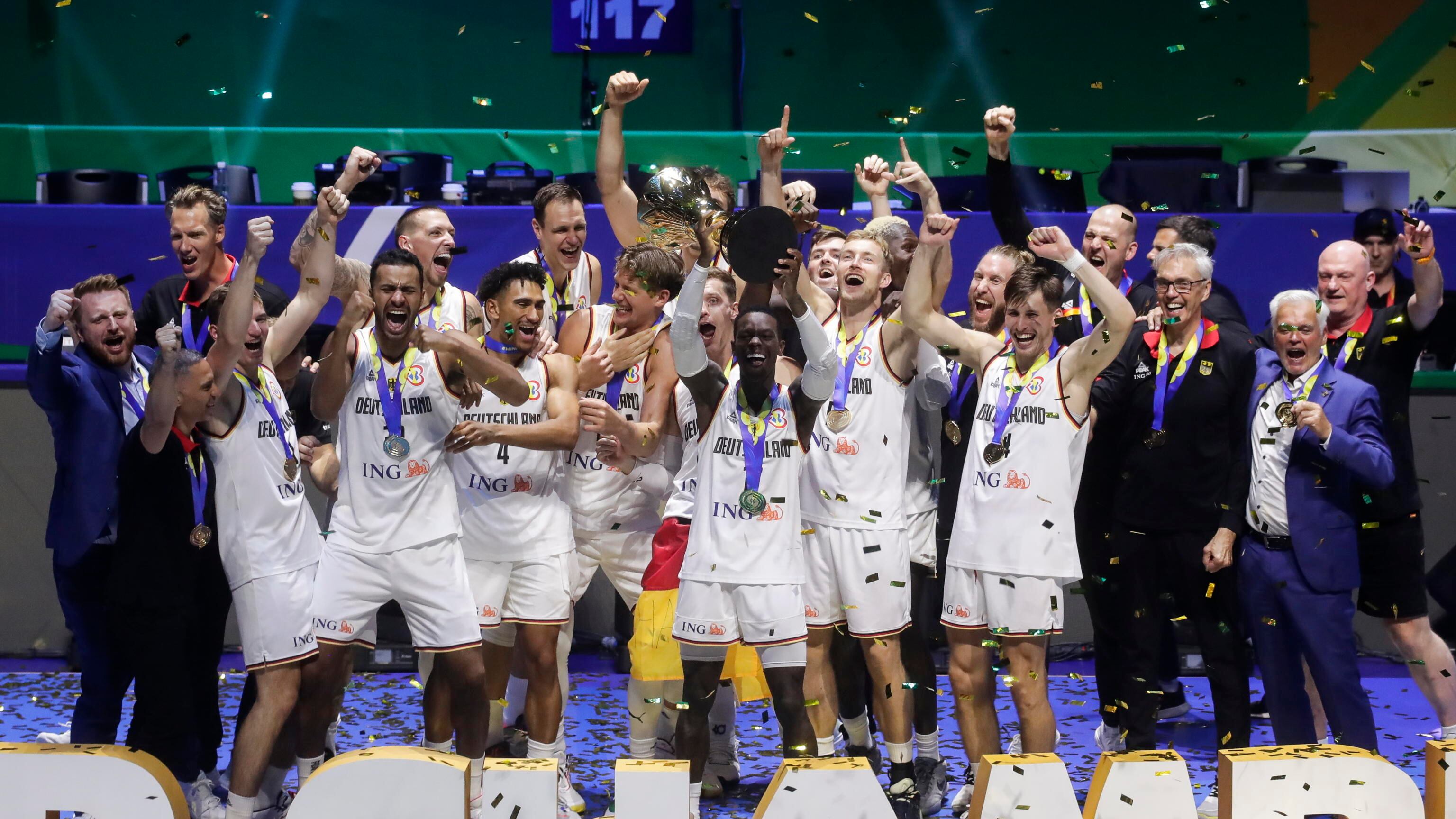 Germania a due facce. Affonda nel calcio, è mondiale nel basket