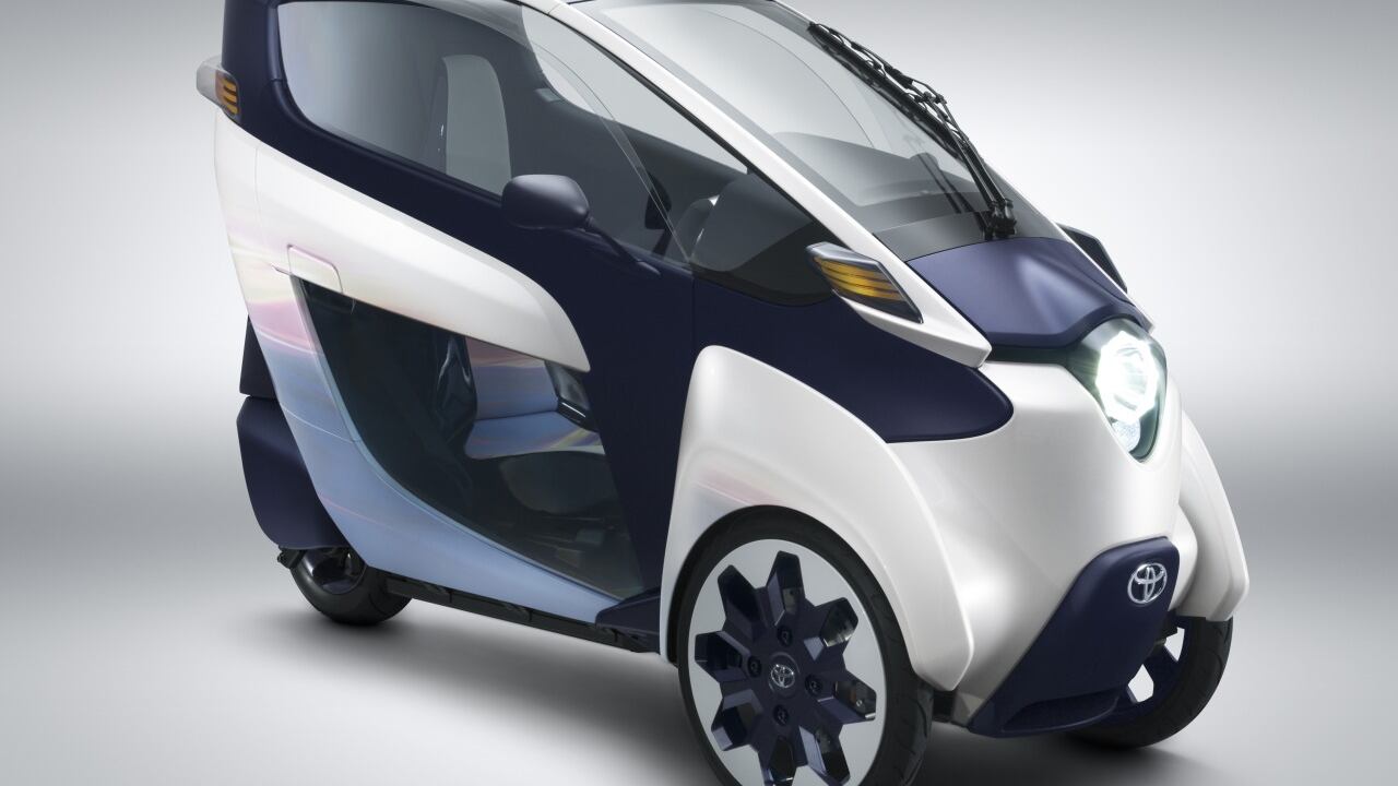 Toyota i-Road, auto e moto si incontrano
