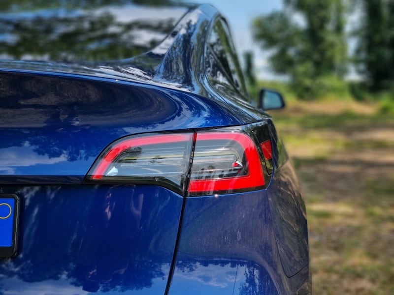 Tesla Model Y RWD 2023, guarda la galleria fotografica 8