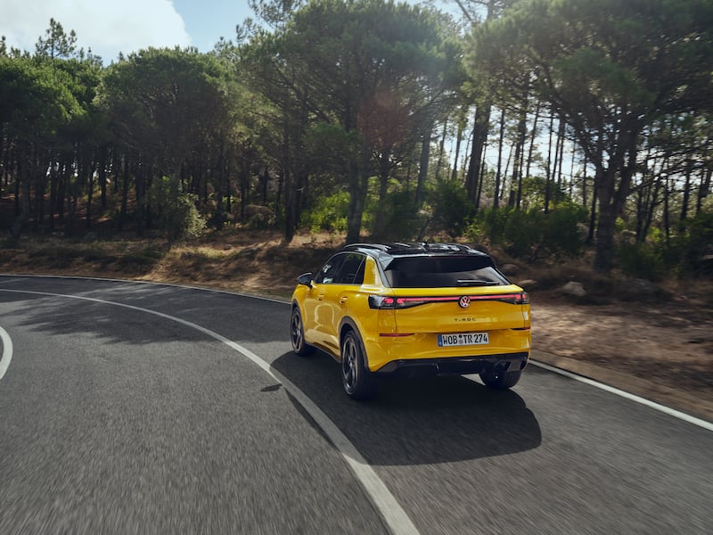 Nuova Volkswagen T-Roc, primo contatto: guarda la gallery 1