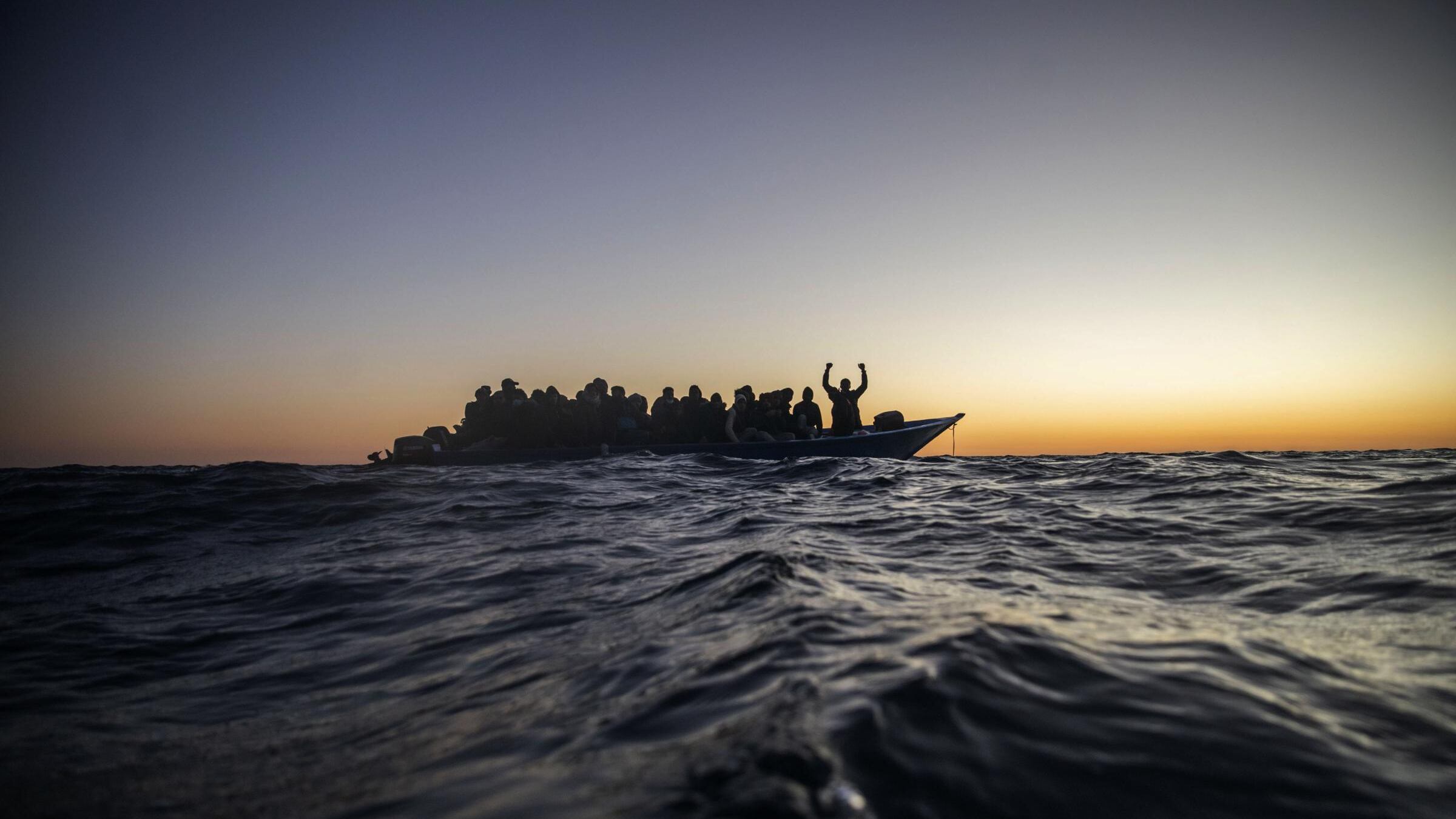 Partenze senza sosta da Libia e Tunisia: diecimila migranti già salpati in tre mesi