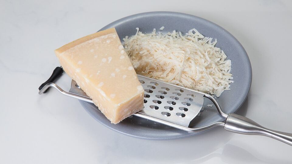 Tutti i buoni motivi per mangiare il parmigiano