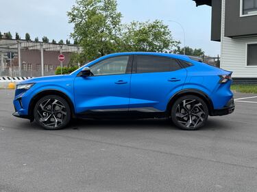 Renault Rafale plug-in: guarda la gallery del suv da 300 CV 9