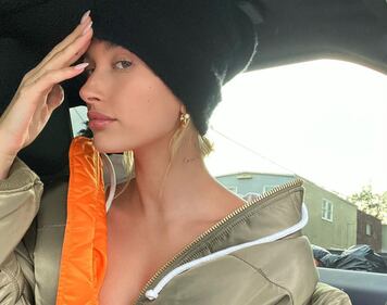 Hailey Bieber, le foto 7