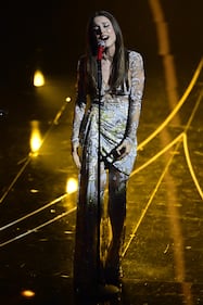 Sanremo 2024: ecco il look della quarta serata del Festival di Angelina Mango 8