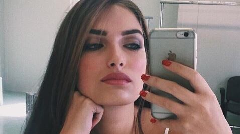 Nilufar Addati nuda sui social. È polemica: "Per follower fai di tutto"