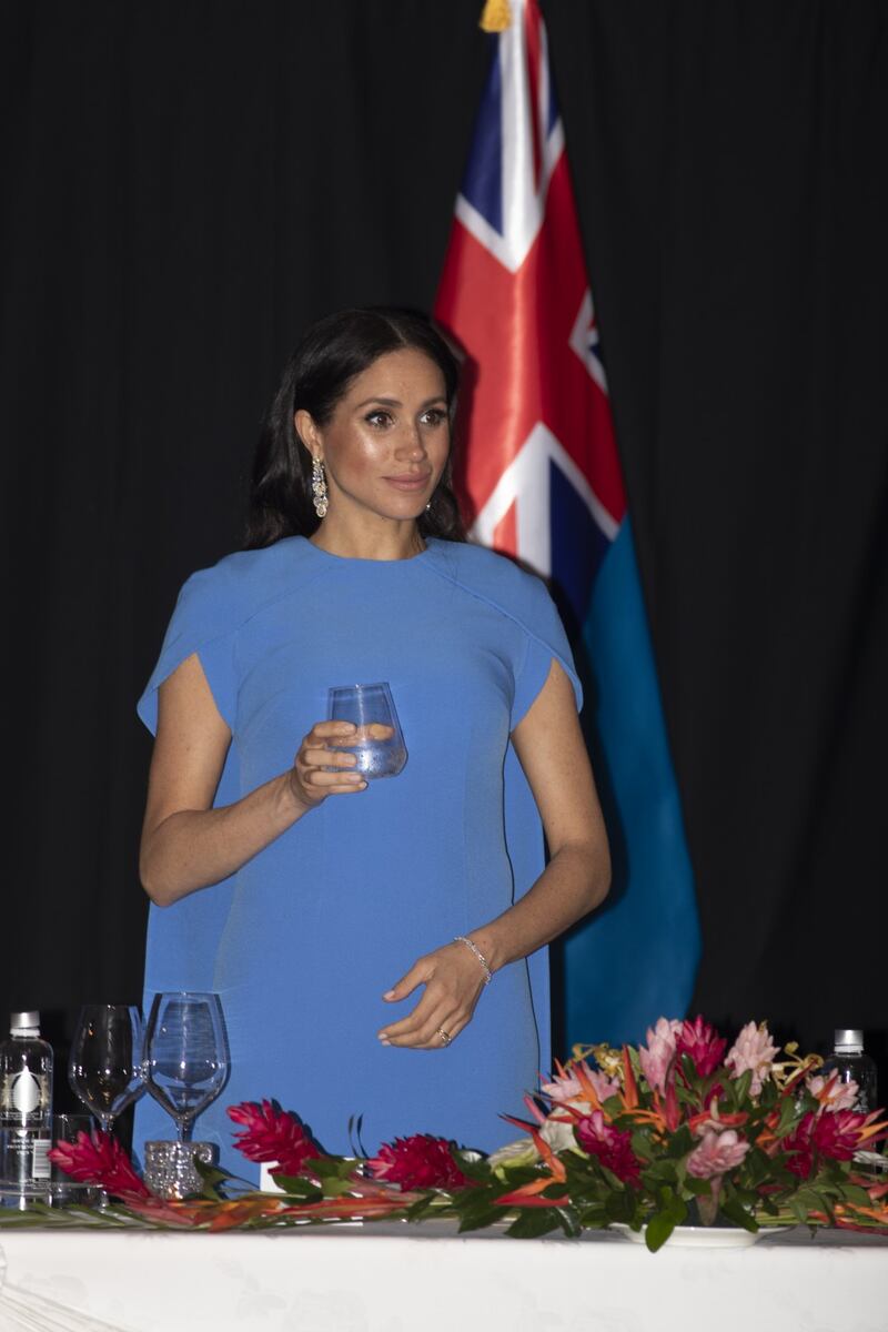 Meghan Markle, i primi scatti in abito premaman 8