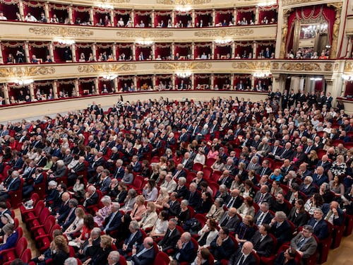 La Scala di Toscanini celebra con applausi Mattarella in platea