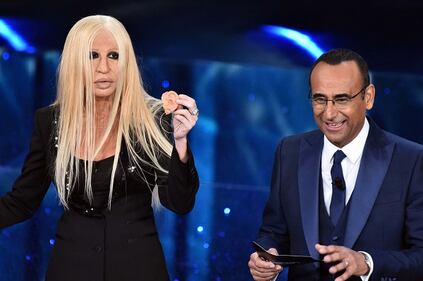 Virginia Raffaele si "trasforma" in Donatella Versace: le foto 11
