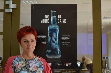 La campagna choc contro l'uso d'alcol in gravidanza  3