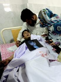 Strage dei talebani in Pakistan: oltre 100 bambini uccisi 13