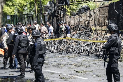 Indonesia, domenica di sangue nelle chiese 7
