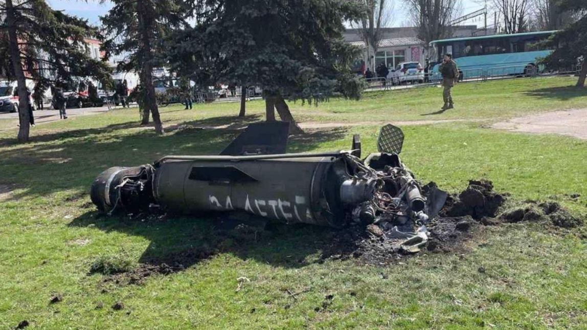 "Per i bambini". Giallo sul missile caduto sui civili