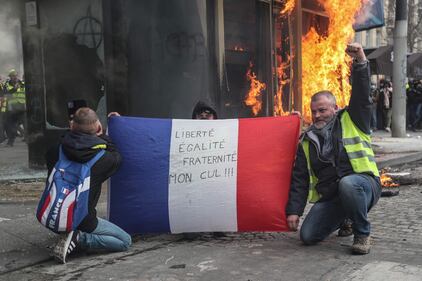 Inferno nel centro di Parigi 7