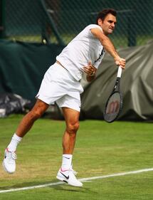 Federer a Wimbledon con lo sky-line di Londra sulle scarpe 8