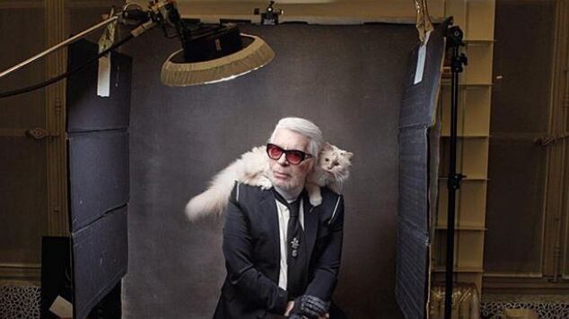 La gatta di Karl Lagerfeld lancia la sua collezione RIP Daddy