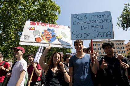 "Fridays for Future" :a Cologne la marcia per il clima  7