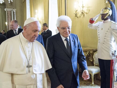 Mattarella scrive a Papa Francesco: "L'IA non sia improntata a logica di violenza"