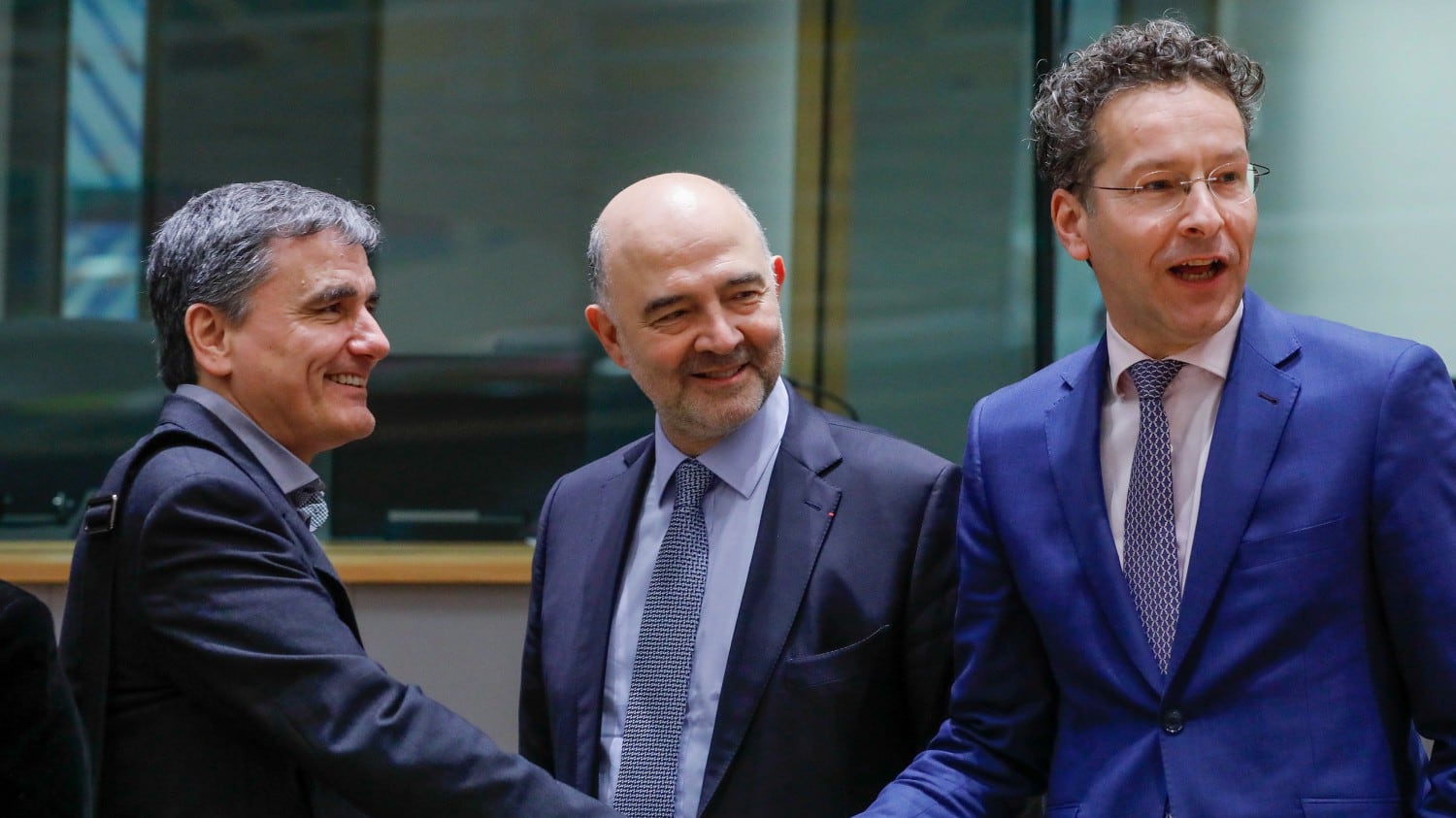 Renzi chiede le dimissioni di Dijsselbloem: "Non offenda l'Italia"