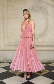 Cara Delevingne hot alla Paris Fashion Week 2