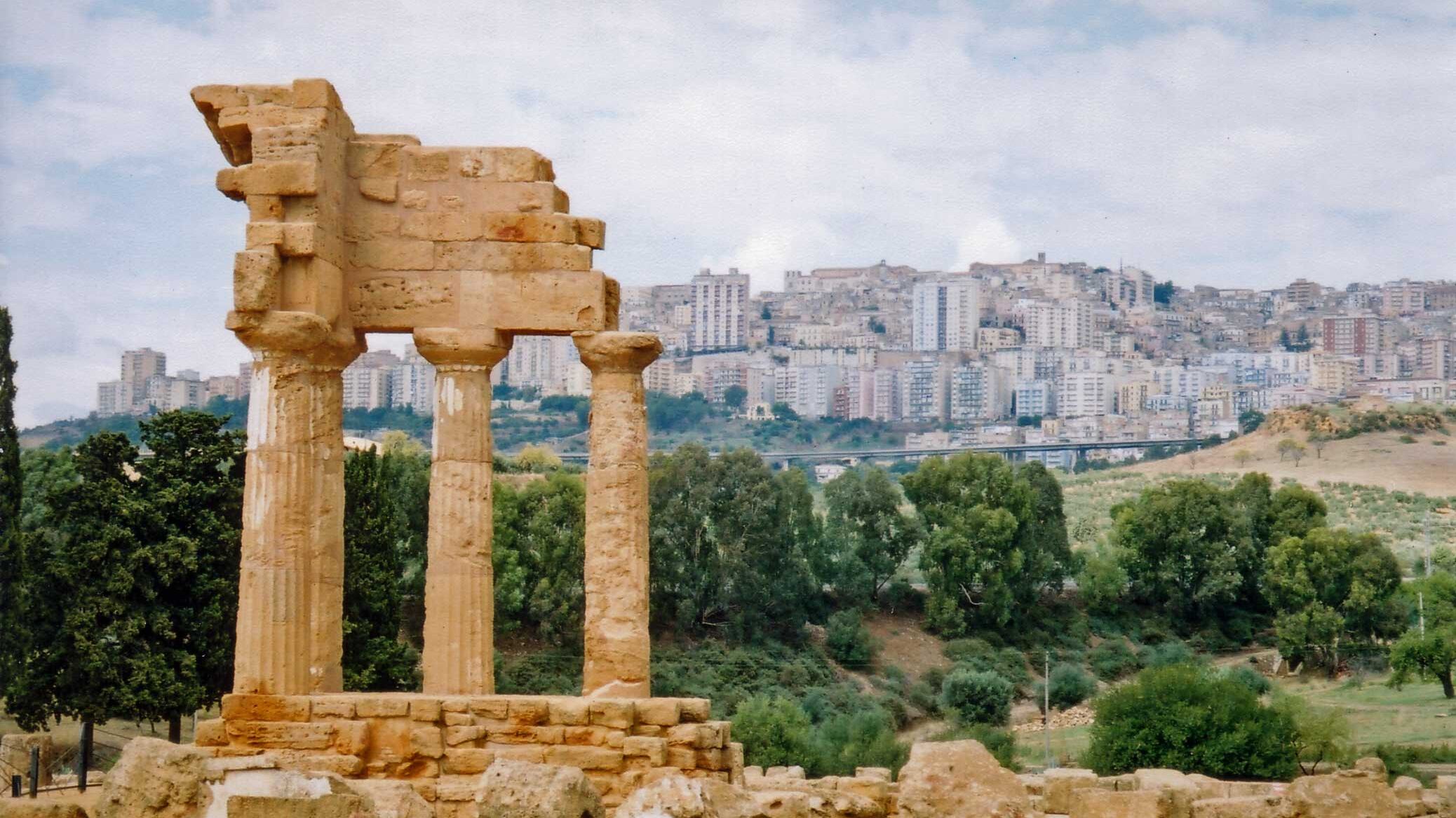 Agrigento, i predoni del gettone di presenza: oltre mille riunioni di commissione