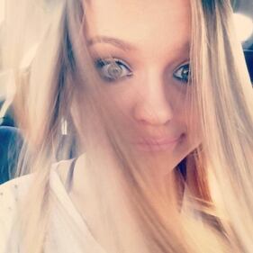 Mercedesz Henger, sexy come la mamma Eva 3