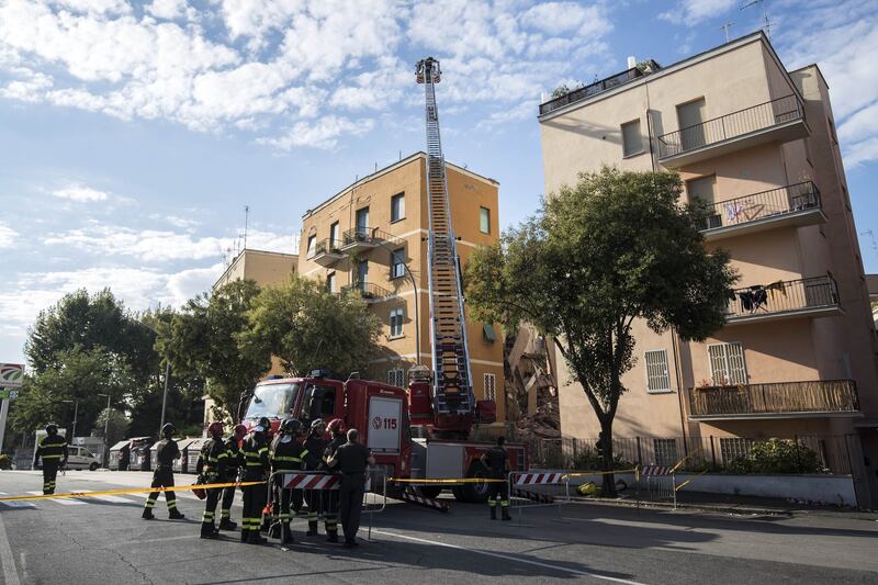 Roma, crolla palazzina a Ponte Milvio 18