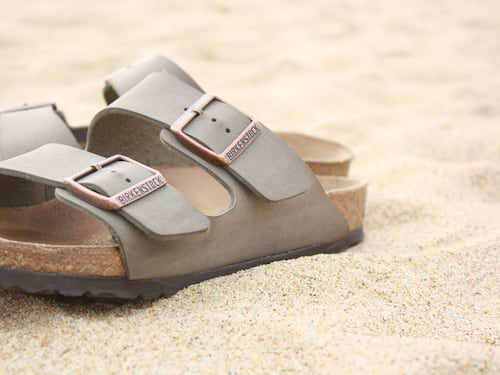 Niente copyright per i sandali Birkenstock, scivolone a Wall Street