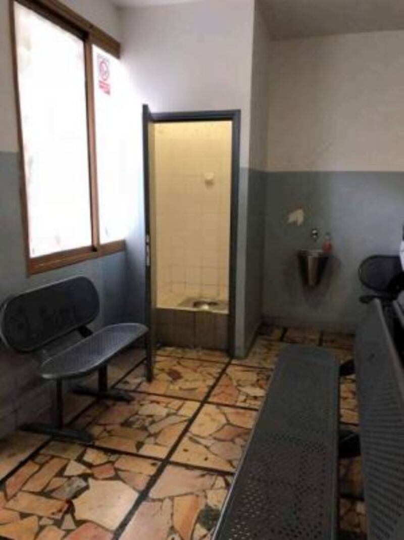 I rapporti e le foto sui container francesi per i migranti 3