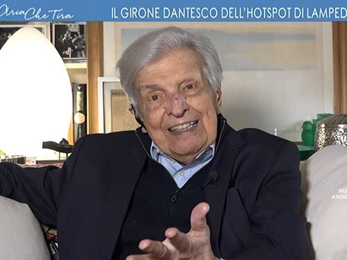 "Molto parafascista". Furio Colombo contro Meloni alla festa dell'Aeronautica