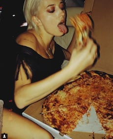 Caroline Vreeland, la donna più sexy del Web 10