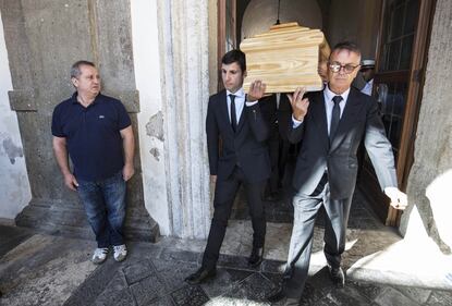 Paolo Villaggio, la camera ardente 5