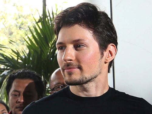 Mosca alza il livello dello scontro con Telegram: mandato di cattura per Pavel Durov, accusato di “complicità nel terrorismo”