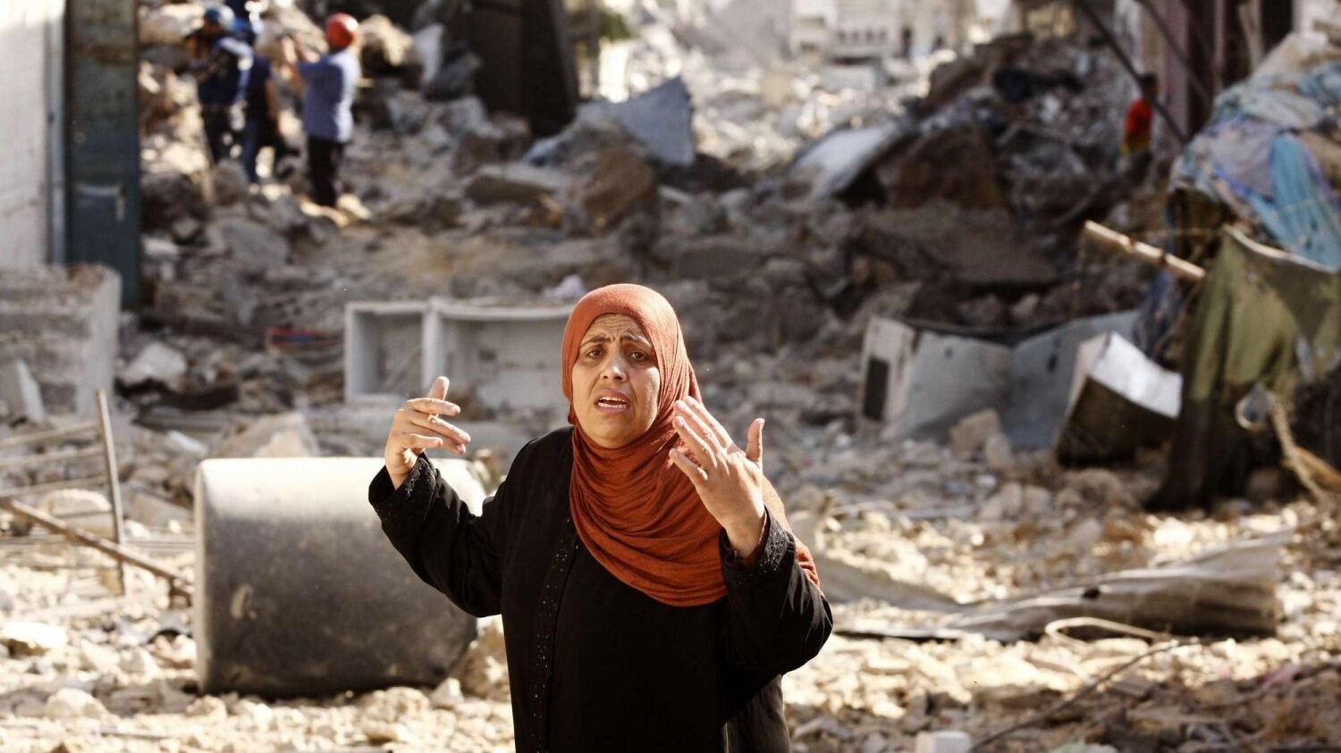 Gaza, "bambina uccisa". Ruspa contro un pullman a Gerusalemme. Hamas dice sì alla tregua