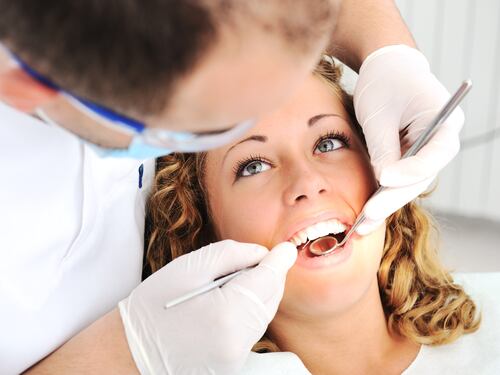 Crisi, l'allarme dei dentisti: «Troppi costi e meno pazienti»