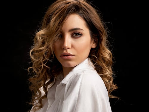 Beach waves, la tendenza capelli dell’estate: come realizzarle in vacanza
