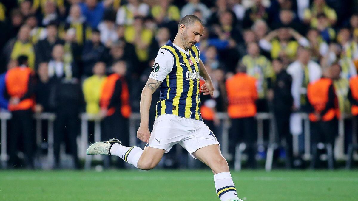 Fenerbahce, Bonucci entra e sbaglia il rigore decisivo