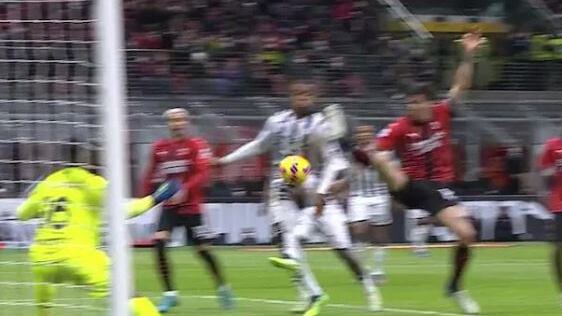 Ora esplode il caso Milan: "È irregolare..."