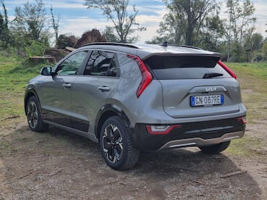 Kia Niro EV 2024: guarda la gallery del crossover elettrico. Tanta autonomia e spazio a bordo 7