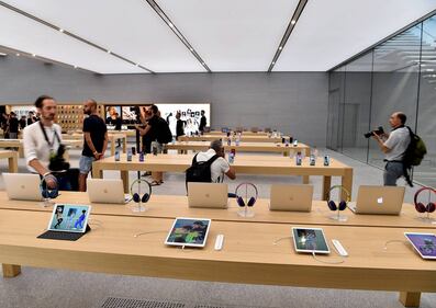 Apple, a Milano primo flagship store 15