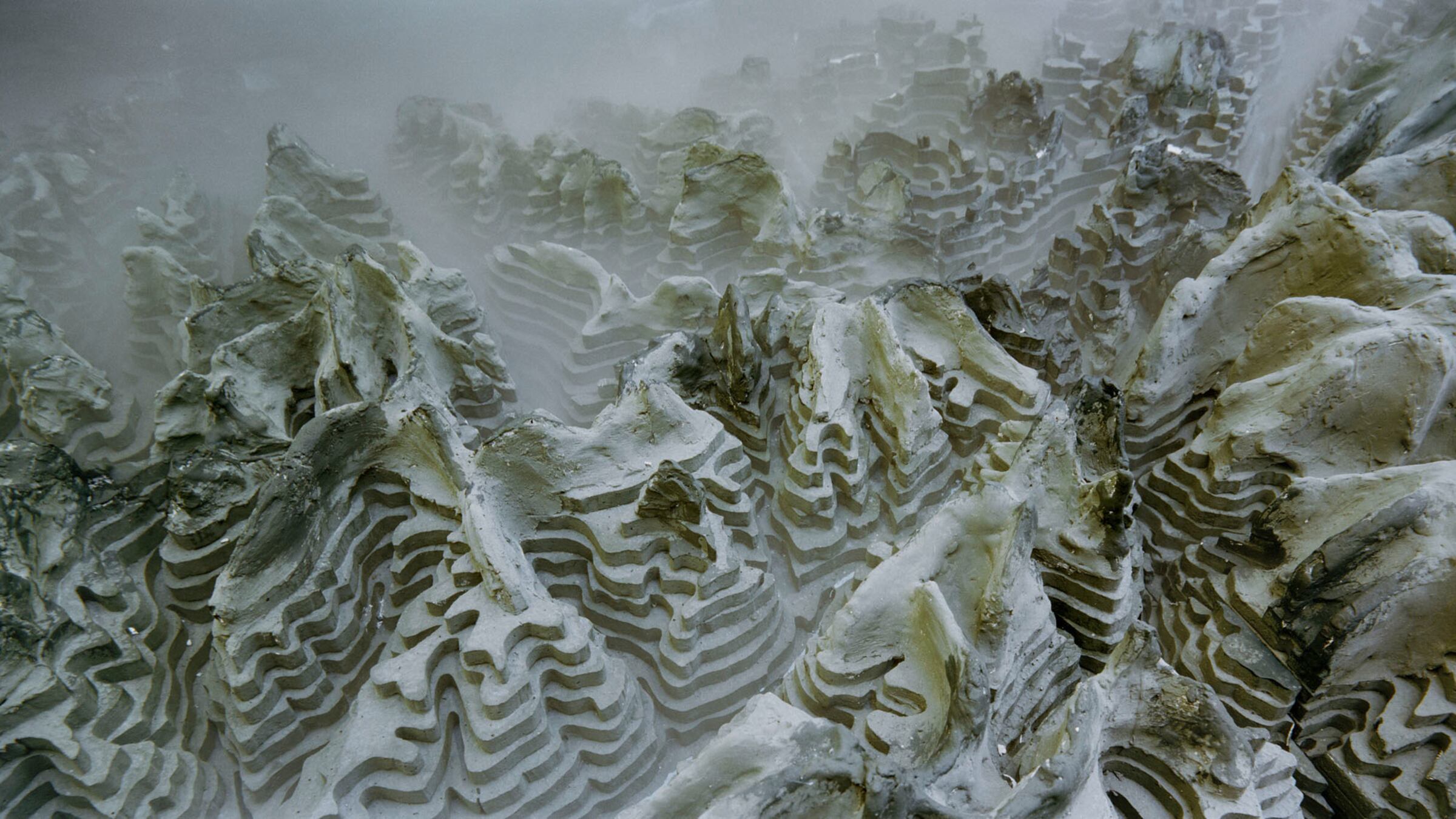 Alpi in mostra a Malpensa: un film e fotografie firmati da Armin Linke