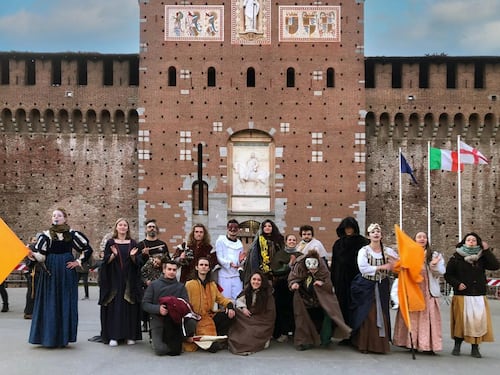 Le piazze come palcoscenico: torna il teatro popolare nei quartieri milanesi