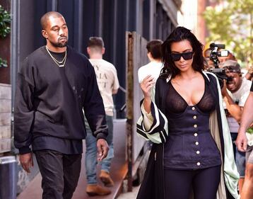 Kim Kardashian, tra passerelle e selfie hot 35