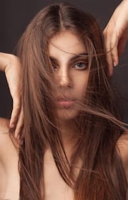 Shlomit Malka hot: la sexy soldatessa sbarca ad Intimissimi 2