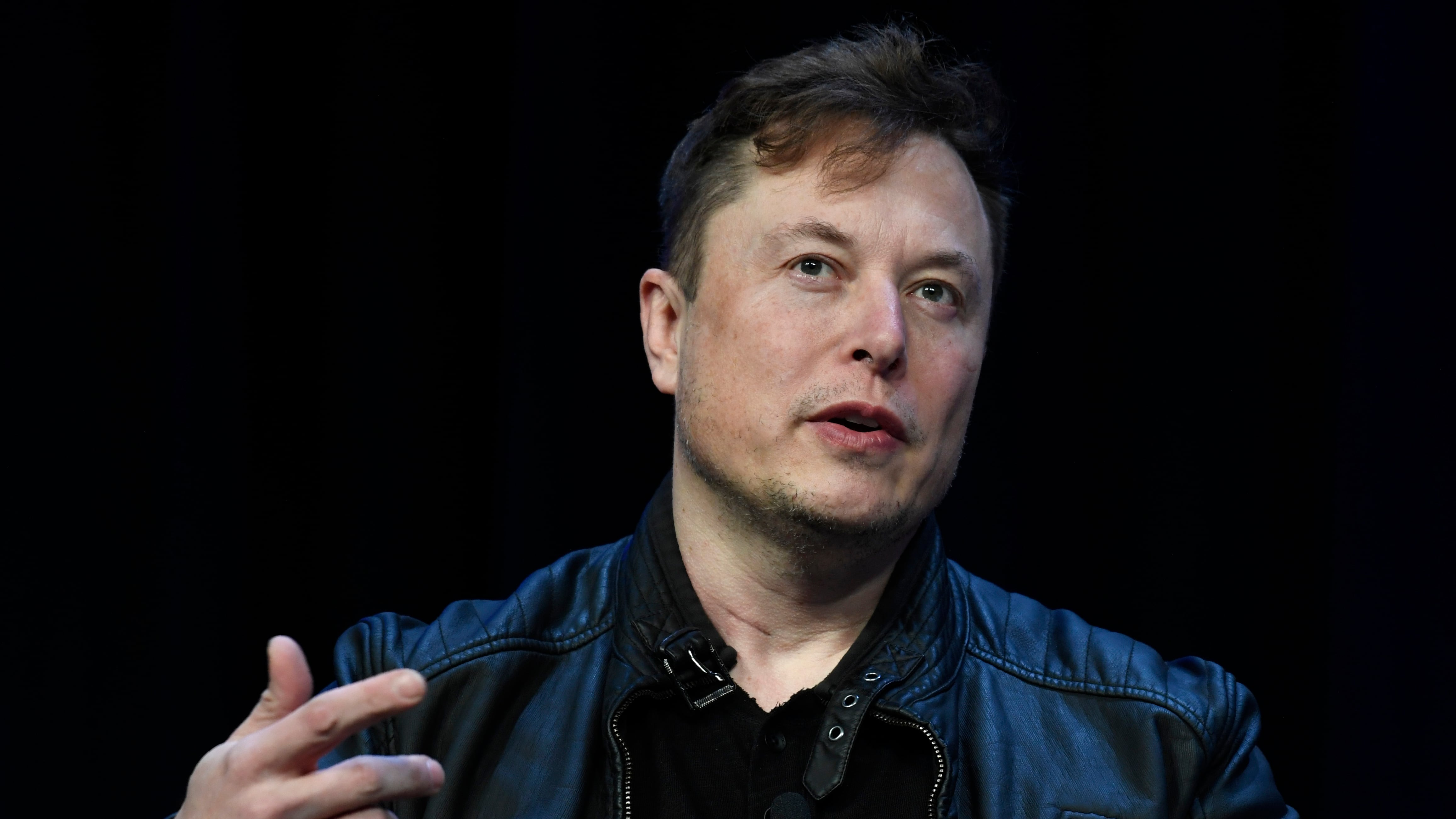Crosetto: "Demonizzavano Musk, i mercati lo premiano. Starlink? Ciò che serve va usato"