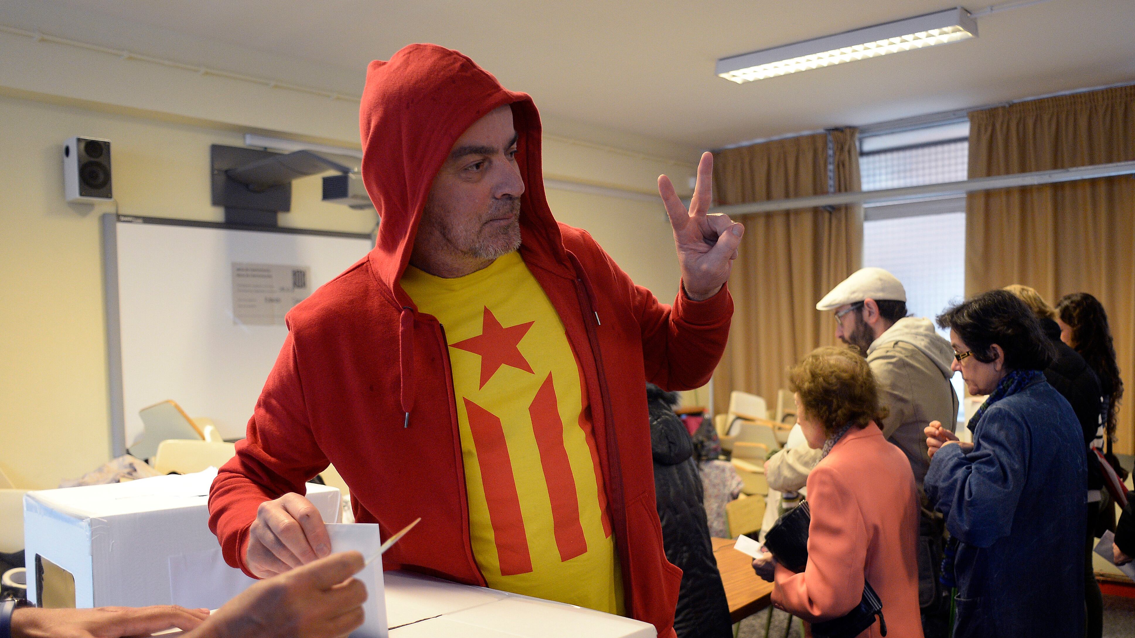 Catalogna al voto sognando l'indipendenza: prova di forza con Madrid