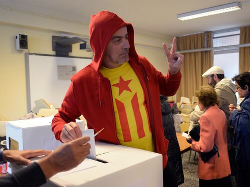 Catalogna al voto sognando l'indipendenza: prova di forza con Madrid